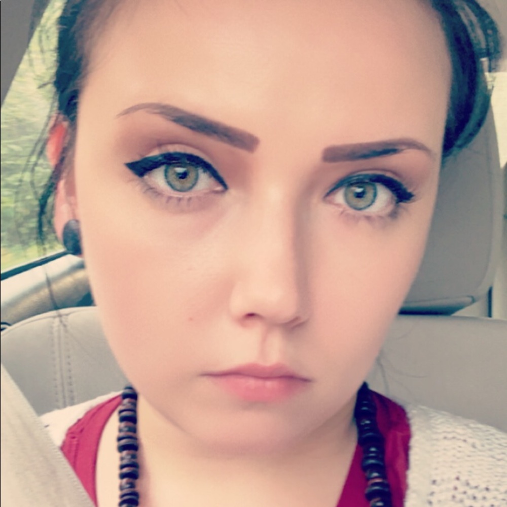 Meet your Posher, Amanda